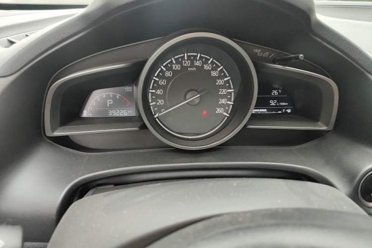 Used Mazda 3 Axela 2017 Hatchback 2.0L Automatic Luxury Model China VI Standard Instrument Cluster