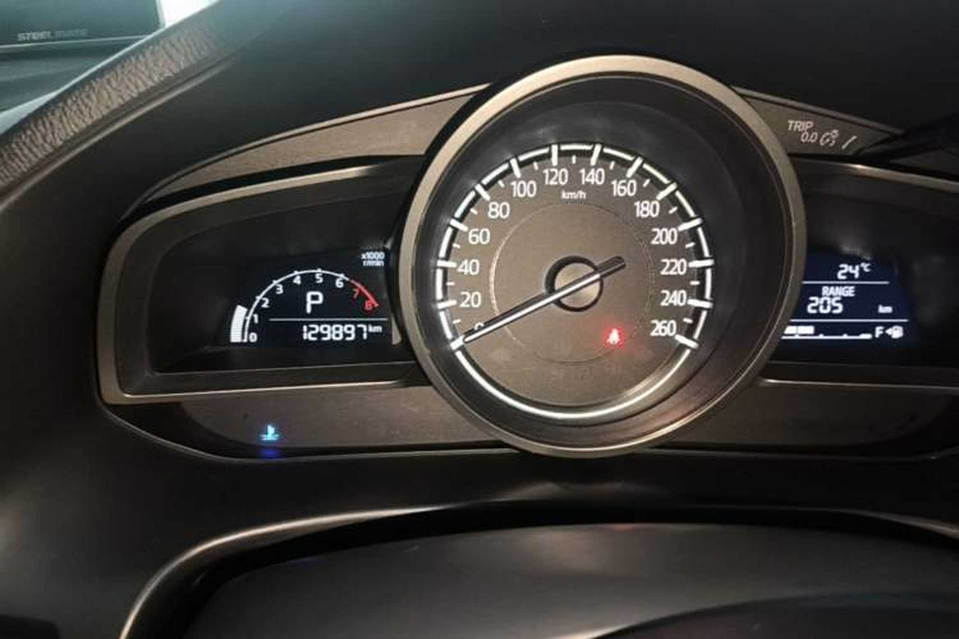 Used Mazda 3 Axela 2017 Hatchback 2.0L Automatic Luxury Model Emission Standard China V Instrument Cluster