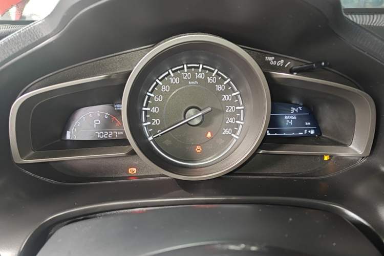 Used Mazda 3 Axela 2017 Sedan 1.5L Automatic Luxury Model Emission Standard China V Instrument Cluster