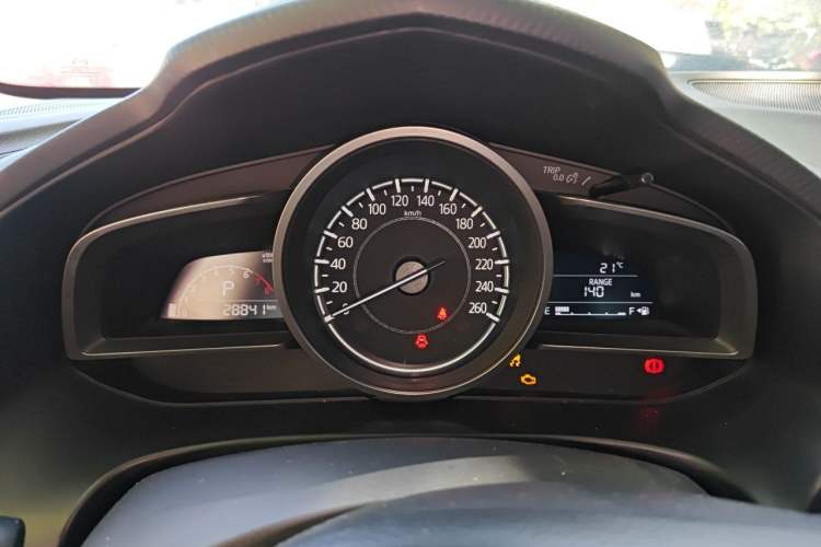Used Mazda 3 Axela 2017 Sedan 1.5L Automatic Comfort Model Emission Standard China V Instrument Cluster