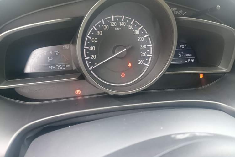 Used Mazda 3 Axela 2017 Hatchback 1.5L Automatic Luxury Model Emission Standard China V Instrument Cluster