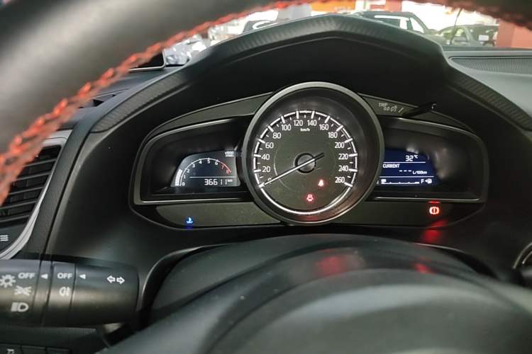 Used Mazda 3 Axela 2017 Sedan 1.5L Automatic Comfort Model Emission Standard China V Instrument Cluster