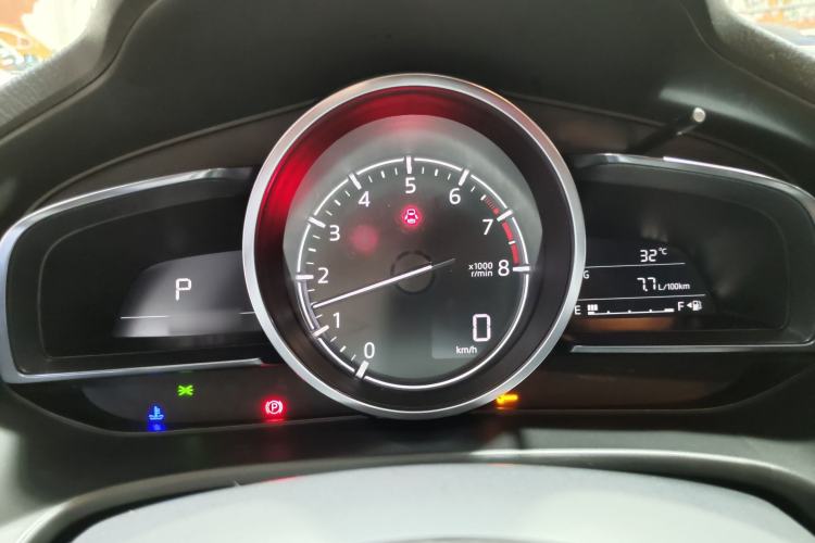Used Mazda 3 Axela 2017 Hatchback 2.0L Automatic Sport Model China V Emission Standard Instrument Cluster