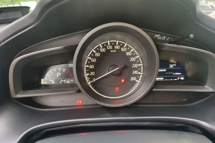 Used Mazda 3 Axela 2017 Hatchback 2.0L Automatic Luxury Model Emission Standard China V Instrument Cluster