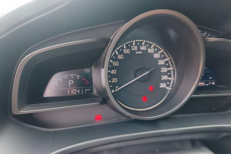Used Mazda 3 Axela 2017 Sedan 1.5L Automatic Luxury Model Emission Standard China V Instrument Cluster