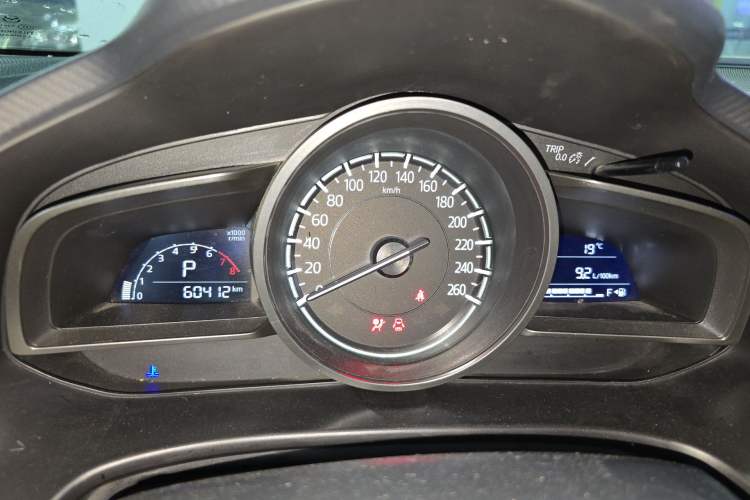 Used Mazda 3 Axela 2017 Sedan 1.5L Automatic Comfort Model Emission Standard China V Instrument Cluster