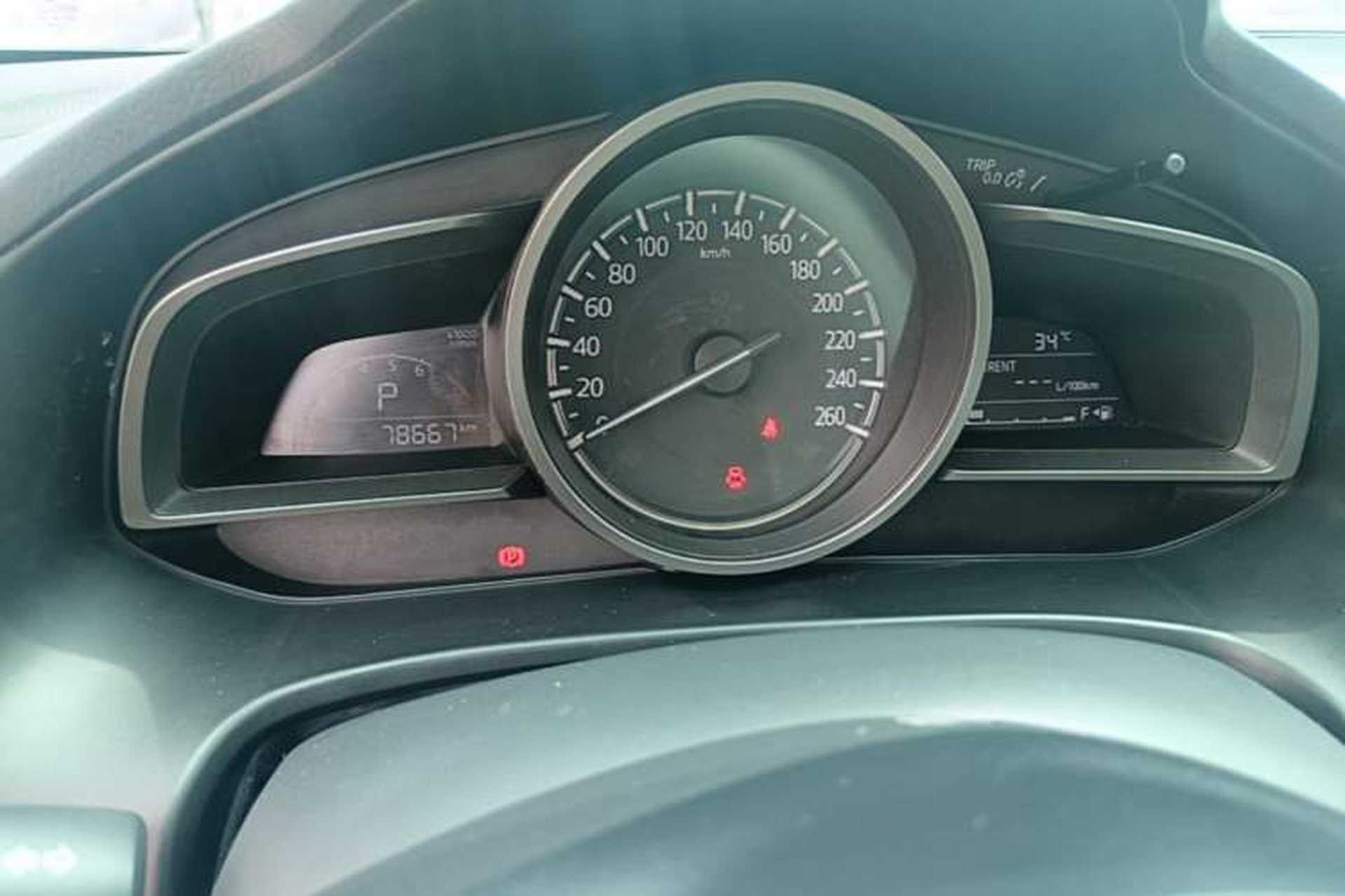 Used Mazda 3 Axela 2017 Sedan 1.5L Automatic Luxury Model Emission Standard China V Instrument Cluster