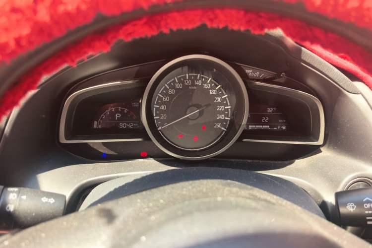 Used Mazda 3 Axela 2017 Sedan 1.5L Automatic Luxury Model China VI Standard Instrument Cluster