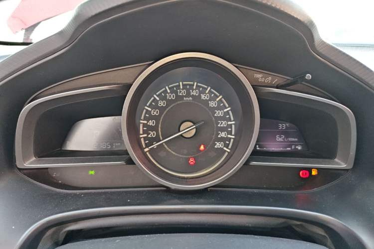 Used Mazda 3 Axela 2017 Sedan 1.5L Automatic Comfort Model Emission Standard China V Instrument Cluster