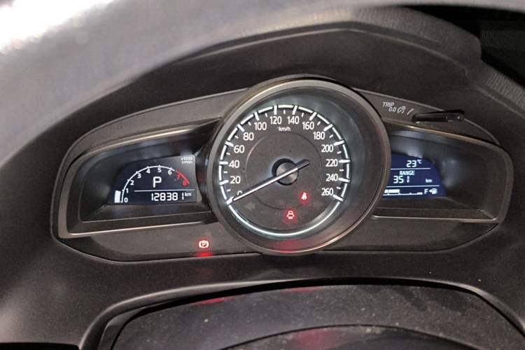Used Mazda 3 Axela 2017 Sedan 1.5L Automatic Luxury Model Emission Standard China V Instrument Cluster