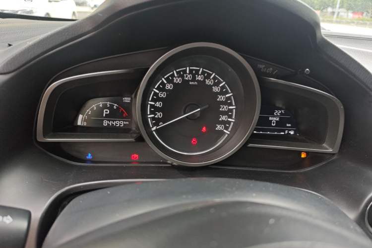 Used Mazda 3 Axela 2017 Sedan 1.5L Automatic Luxury Model Emission Standard China V Instrument Cluster