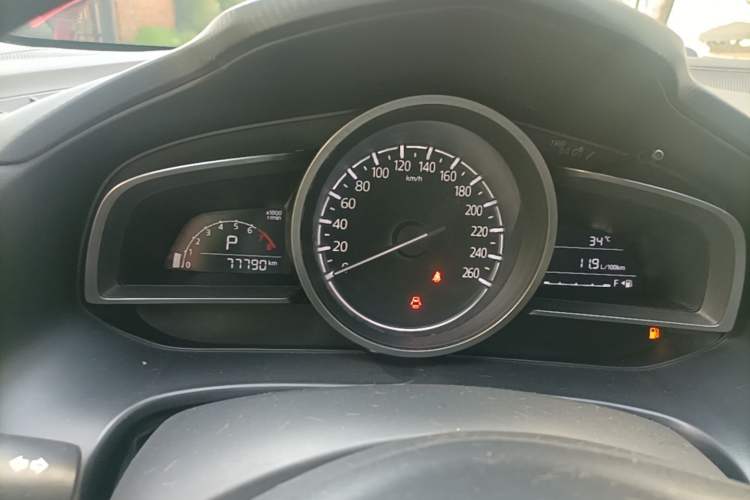 Used Mazda 3 Axela 2017 Sedan 1.5L Automatic Comfort Model Emission Standard China V Instrument Cluster