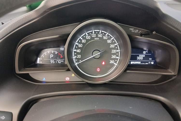 Used Mazda 3 Axela 2017 Sedan 1.5L Automatic Luxury Model Emission Standard China V Instrument Cluster