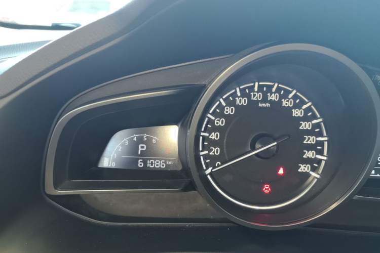 Used Mazda 3 Axela 2017 Hatchback 1.5L Automatic Luxury Model Emission Standard China V Instrument Cluster