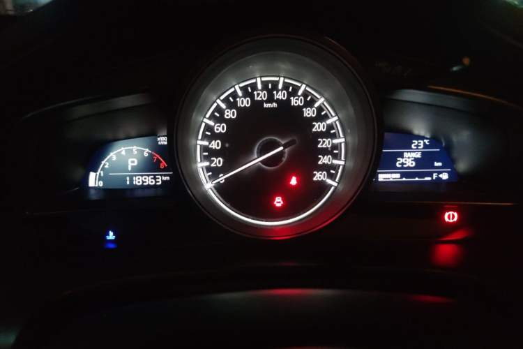 Used Mazda 3 Axela 2017 Sedan 1.5L Automatic Comfort Model Emission Standard China V Instrument Cluster