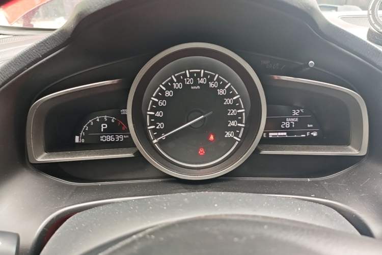 Used Mazda 3 Axela 2017 Sedan 1.5L Automatic Luxury Model Emission Standard China V Instrument Cluster