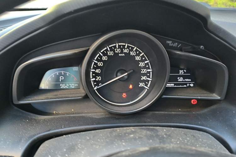 Used Mazda 3 Axela 2017 Sedan 1.5L Automatic Comfort Model Emission Standard China V Instrument Cluster