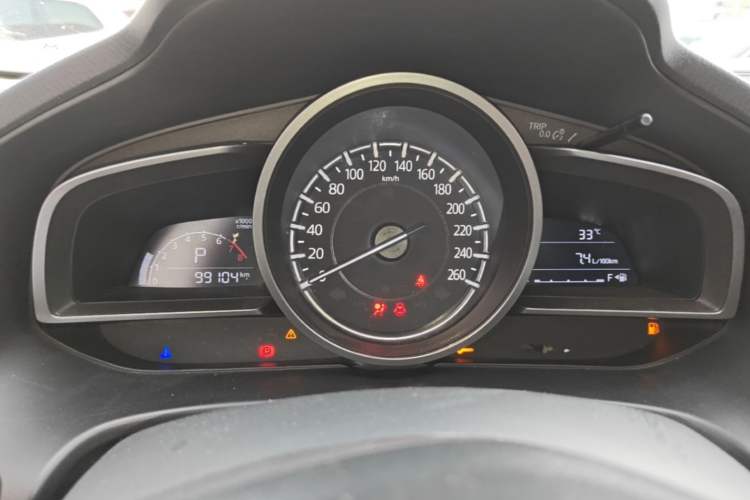 Used Mazda 3 Axela 2017 Hatchback 1.5L Automatic Luxury Model Emission Standard China V Instrument Cluster