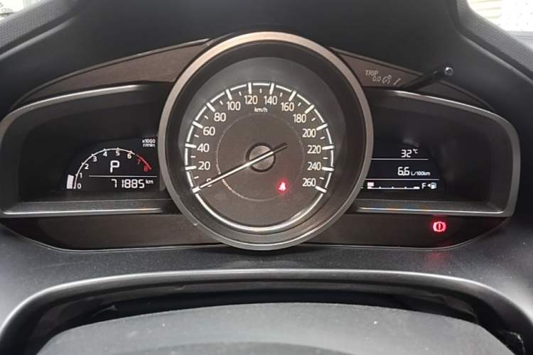 Used Mazda 3 Axela 2017 Sedan 1.5L Automatic Comfort Model Emission Standard China V Instrument Cluster