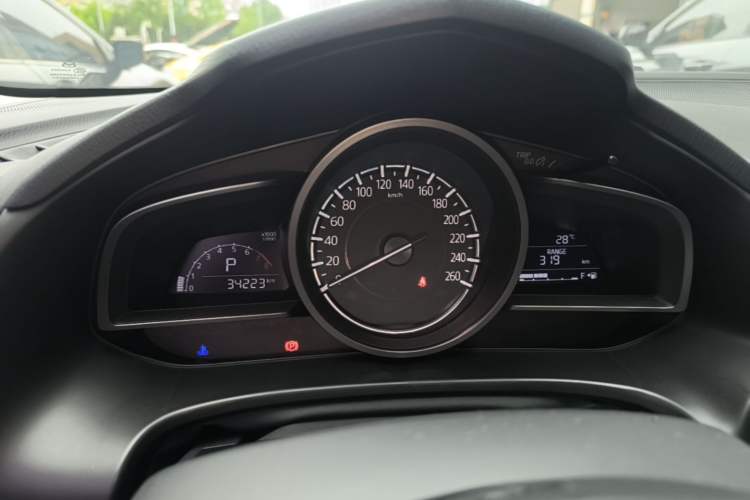 Used Mazda 3 Axela 2017 Sedan 1.5L Automatic Luxury Model Emission Standard China V Instrument Cluster