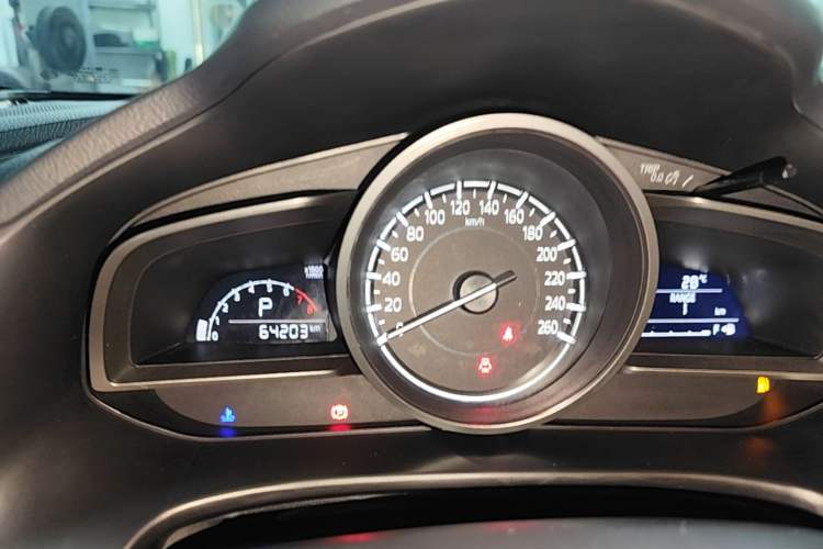 Used Mazda 3 Axela 2017 Hatchback 2.0L Automatic Luxury Model Emission Standard China V Instrument Cluster