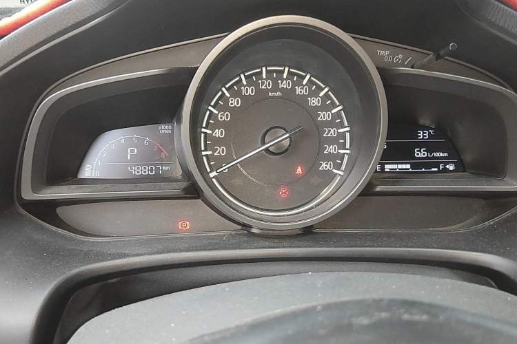 Used Mazda 3 Axela 2017 Sedan 1.5L Automatic Luxury Model China VI Standard Instrument Cluster
