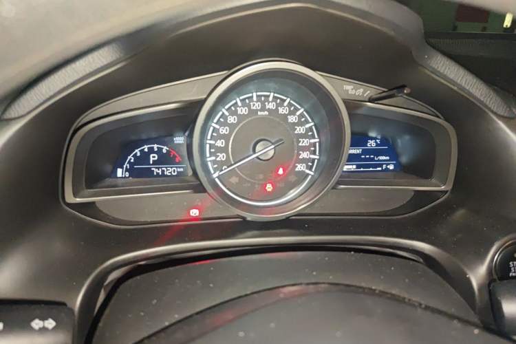 Used Mazda 3 Axela 2017 Hatchback 1.5L Automatic Luxury Model Emission Standard China V Instrument Cluster