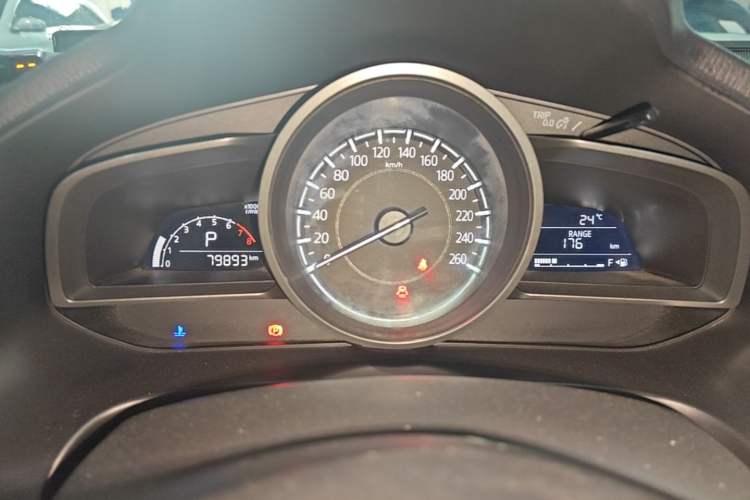 Used Mazda 3 Axela 2017 Sedan 1.5L Automatic Luxury Model Emission Standard China V Instrument Cluster