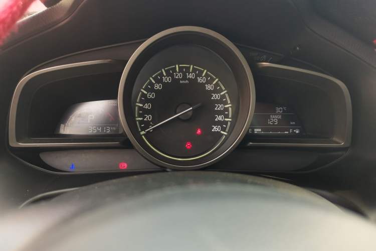 Used Mazda 3 Axela 2017 Sedan 1.5L Automatic Luxury Model Emission Standard China V Instrument Cluster