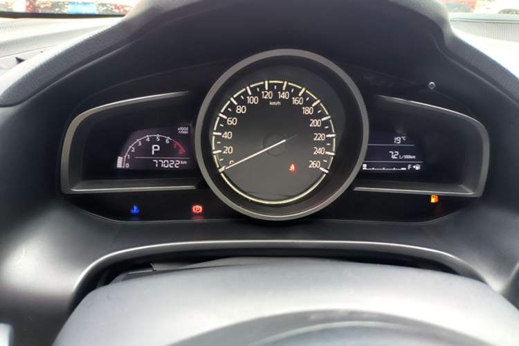 Used Mazda 3 Axela 2017 Sedan 1.5L Automatic Luxury Model Emission Standard China V Instrument Cluster