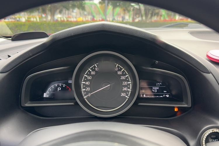Used Mazda 3 Axela 2017 Hatchback 1.5L Automatic Luxury Model Emission Standard China V Instrument Cluster