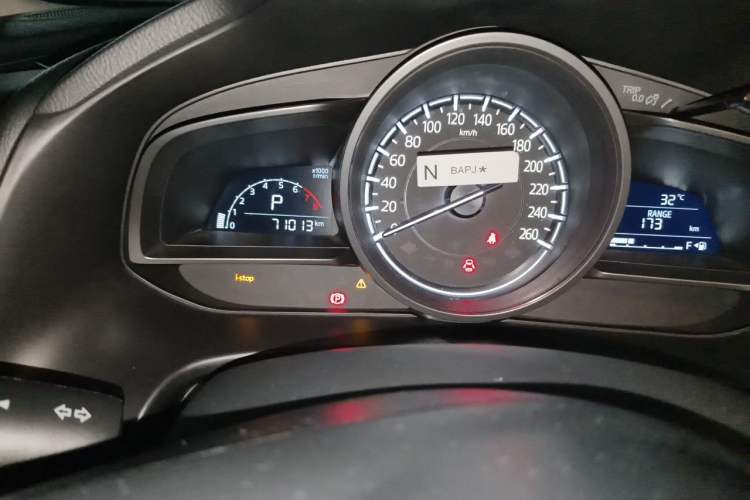 Used Mazda 3 Axela 2017 Sedan 1.5L Automatic Luxury Model Emission Standard China V Instrument Cluster