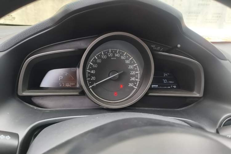 Used Mazda 3 Axela 2017 Sedan 1.5L Automatic Luxury Model Emission Standard China V Instrument Cluster