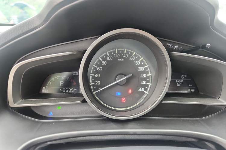 Used Mazda 3 Axela 2017 Sedan 1.5L Automatic Luxury Model China VI Standard Instrument Cluster