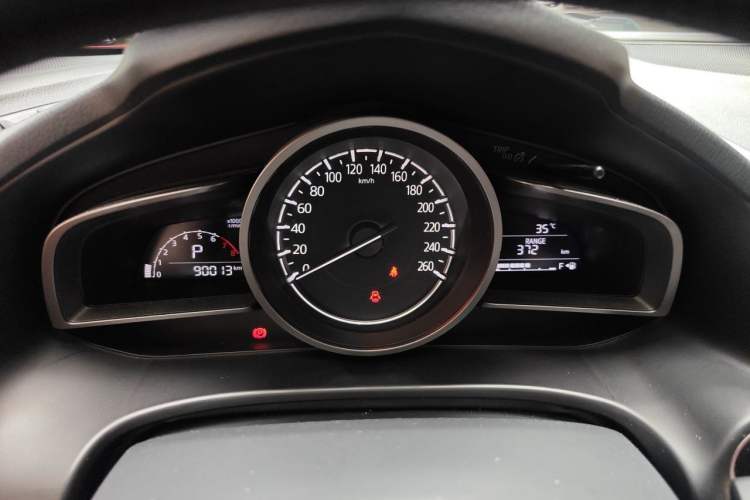 Used Mazda 3 Axela 2017 Sedan 1.5L Automatic Luxury Model China VI Standard Instrument Cluster