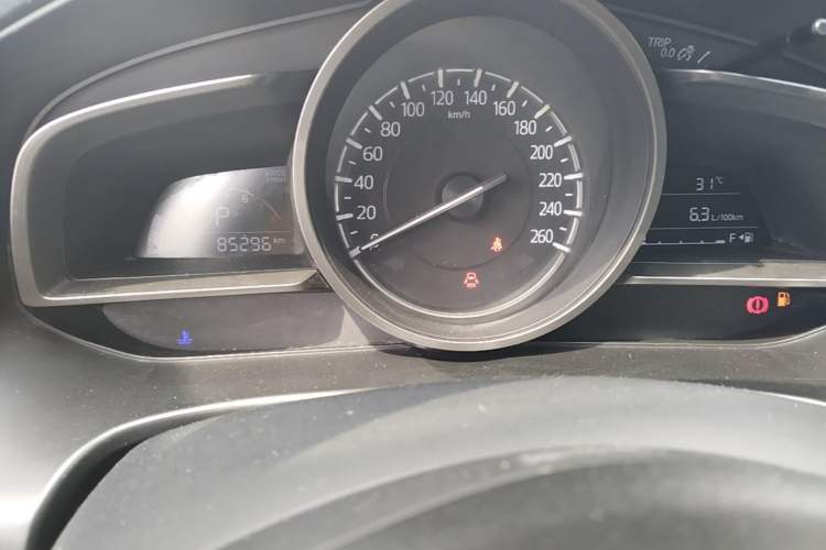 Used Mazda 3 Axela 2017 Sedan 1.5L Automatic Comfort Model Emission Standard China V Instrument Cluster