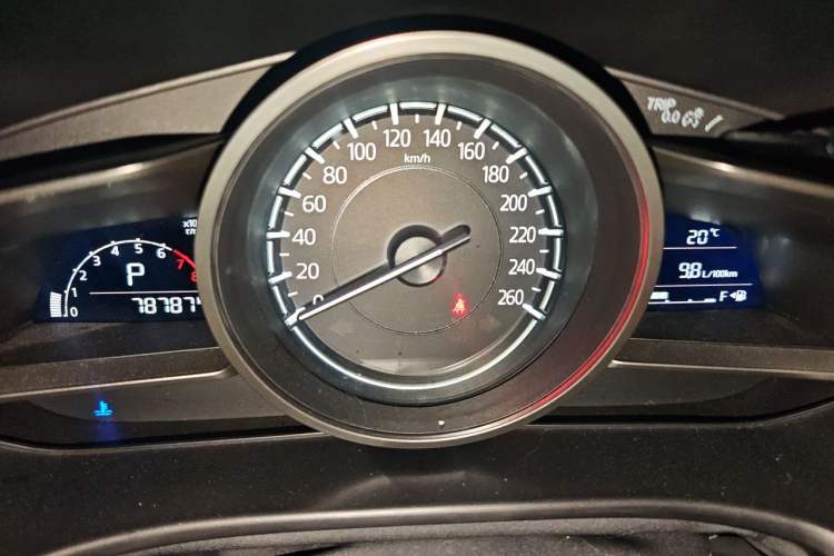 Used Mazda 3 Axela 2017 Sedan 1.5L Automatic Luxury Model Emission Standard China V Instrument Cluster