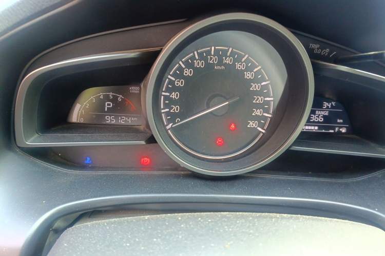 Used Mazda 3 Axela 2017 Sedan 1.5L Automatic Luxury Model Emission Standard China V Instrument Cluster