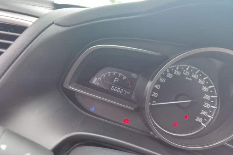 Used Mazda 3 Axela 2017 Sedan 1.5L Automatic Luxury Model Emission Standard China V Instrument Cluster