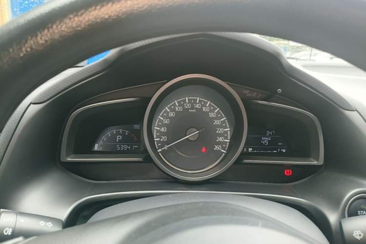 Used Mazda 3 Axela 2017 Hatchback 1.5L Automatic Comfort Model Emission Standard China V Instrument Cluster