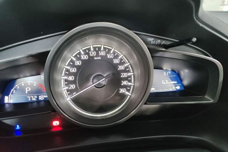 Used Mazda 3 Axela 2017 Sedan 1.5L Automatic Luxury Model Emission Standard China V Instrument Cluster