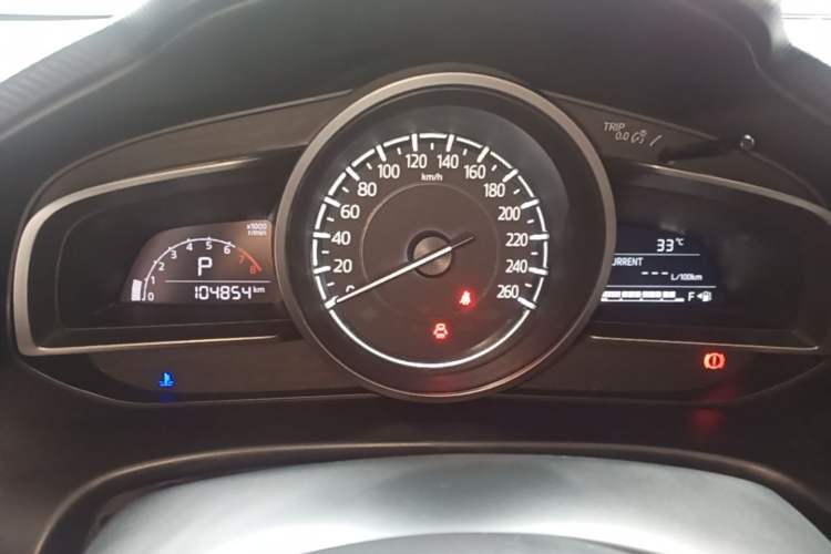 Used Mazda 3 Axela 2017 Sedan 1.5L Automatic Comfort Model Emission Standard China V Instrument Cluster