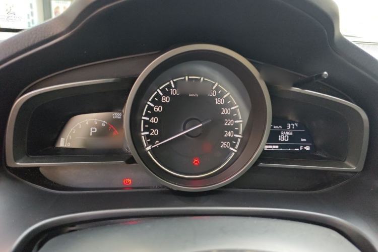 Used Mazda 3 Axela 2017 Sedan 1.5L Automatic Luxury Model China VI Standard Instrument Cluster