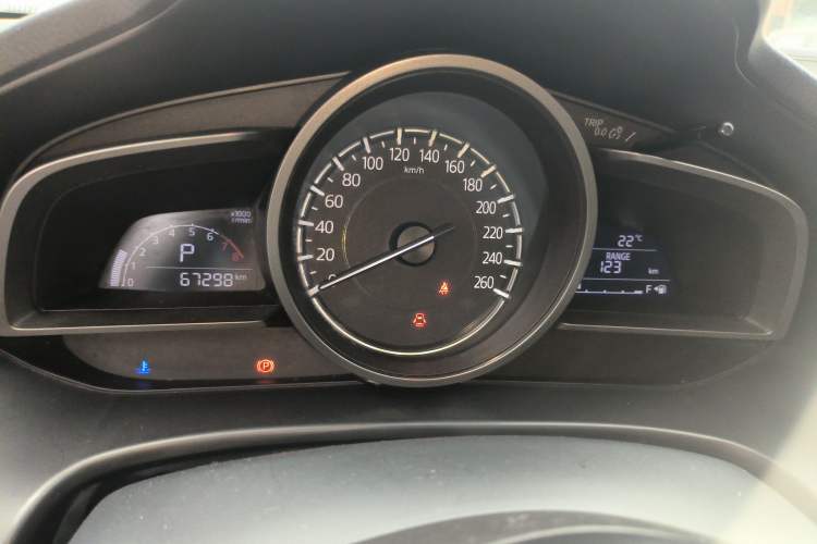 Used Mazda 3 Axela 2017 Hatchback 1.5L Automatic Luxury Model Emission Standard China V Instrument Cluster