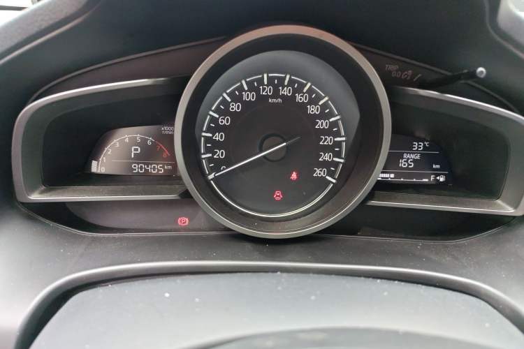Used Mazda 3 Axela 2017 Sedan 1.5L Automatic Luxury Model China VI Standard Instrument Cluster