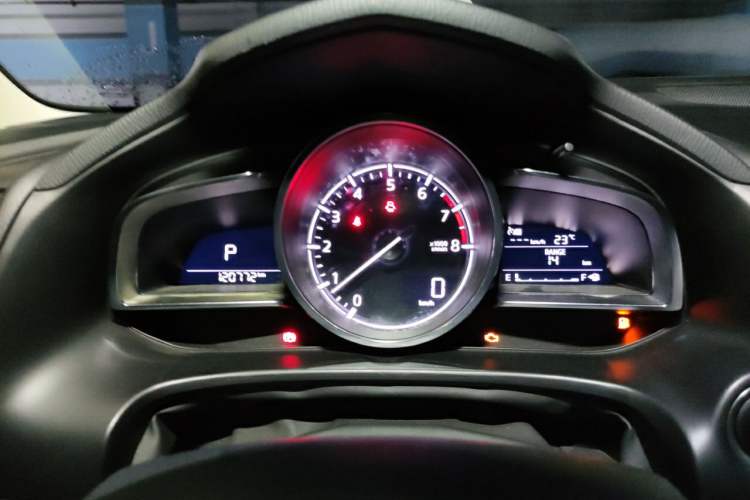 Used Mazda 3 Axela 2017 Hatchback 2.0L Automatic Sport Model China V Emission Standard Instrument Cluster