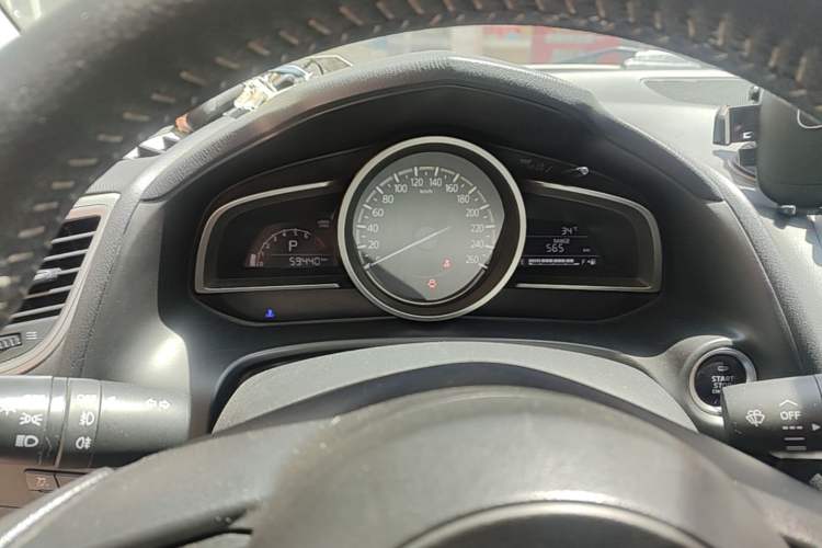 Used Mazda 3 Axela 2017 Sedan 1.5L Automatic Luxury Model Emission Standard China V Instrument Cluster