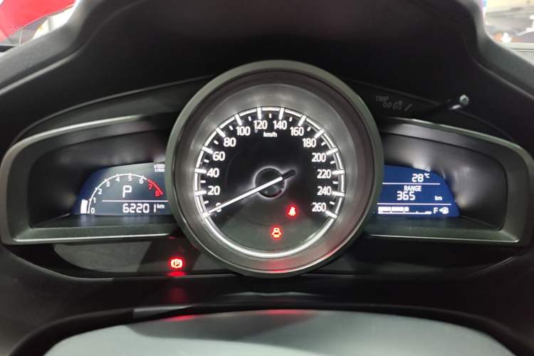 Used Mazda 3 Axela 2017 Hatchback 1.5L Automatic Luxury Model Emission Standard China V Instrument Cluster