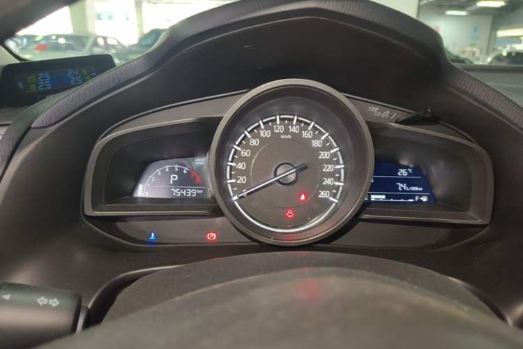 Used Mazda 3 Axela 2017 Sedan 1.5L Automatic Luxury Model Emission Standard China V Instrument Cluster