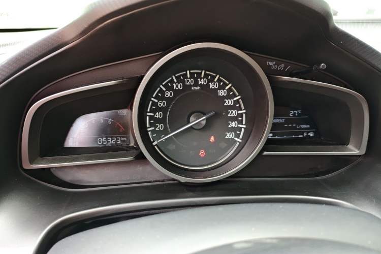 Used Mazda 3 Axela 2017 Sedan 1.5L Manual Comfort Model Emission Standard China V Instrument Cluster